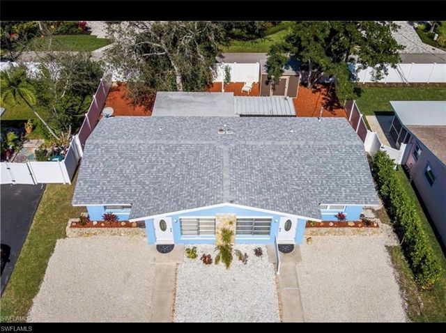 1781 Smugglers CV B, Naples, FL 34112