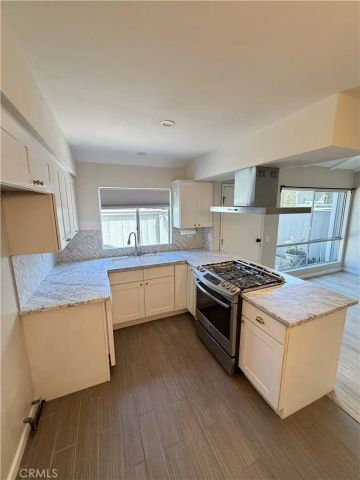 2720 W Segerstrom C, Santa Ana, CA 92704