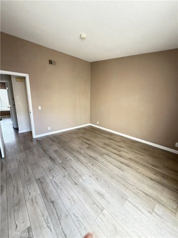 2720 W Segerstrom C, Santa Ana, CA 92704