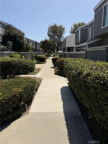 2720 W Segerstrom C, Santa Ana, CA 92704