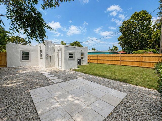 512 Revere Road, West Palm Beach, FL 33405