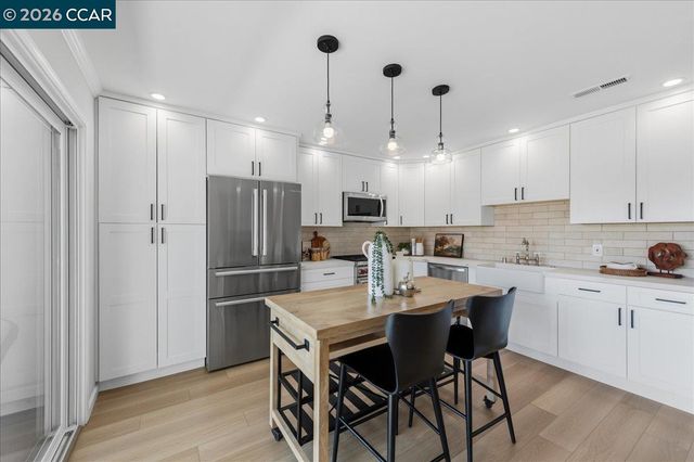 1150 Canyonwood Ct 4, Walnut Creek, CA 94595
