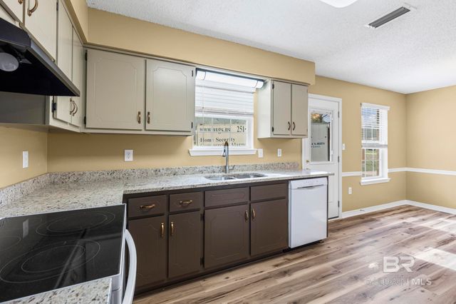 6241 Woodside Drive, Theodore, AL 36582