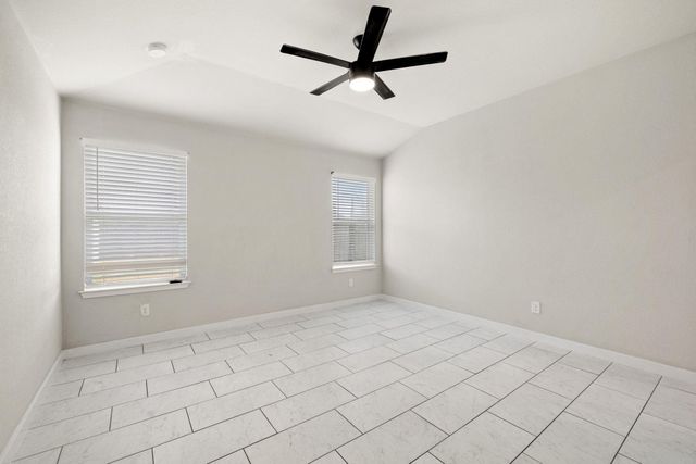 202 Low Bramble DR, Hutto, TX 78634