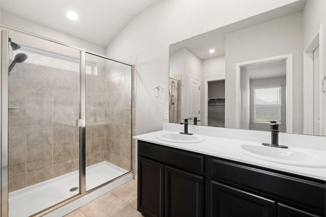 202 Low Bramble DR, Hutto, TX 78634