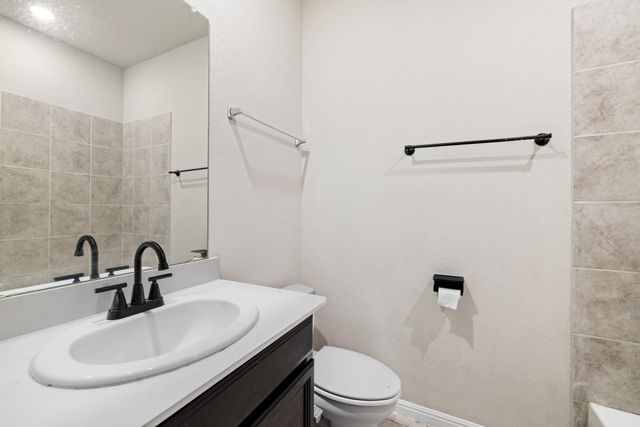 202 Low Bramble DR, Hutto, TX 78634