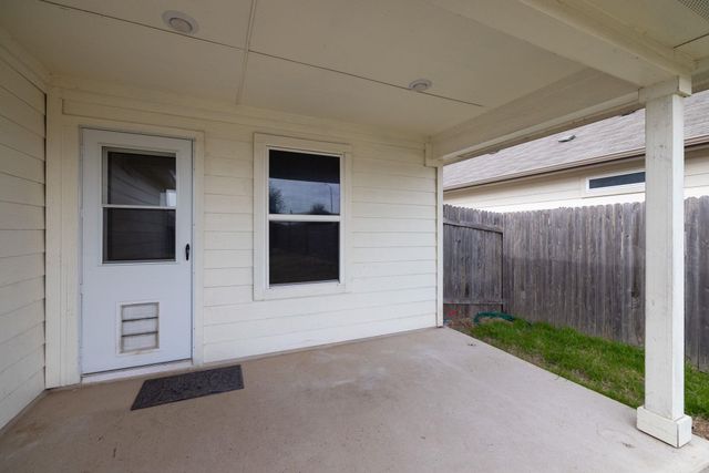 202 Low Bramble DR, Hutto, TX 78634