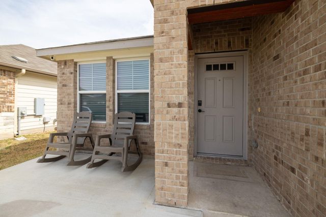 202 Low Bramble DR, Hutto, TX 78634