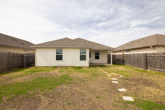 202 Low Bramble DR, Hutto, TX 78634