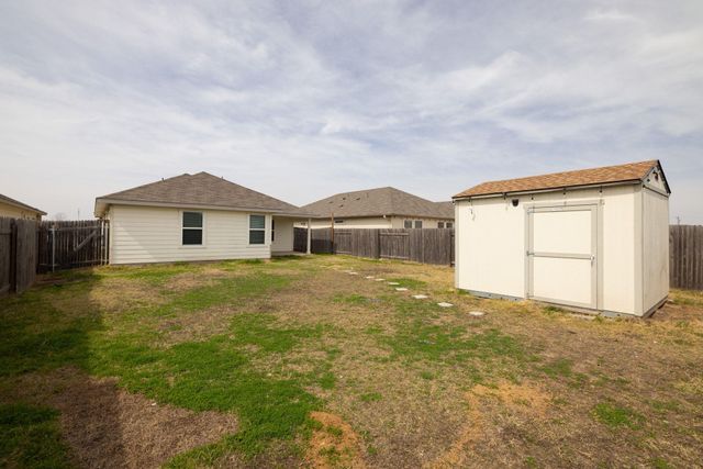 202 Low Bramble DR, Hutto, TX 78634