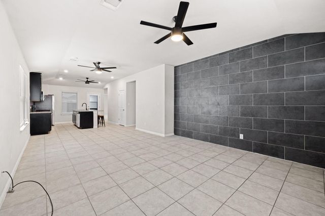 202 Low Bramble DR, Hutto, TX 78634