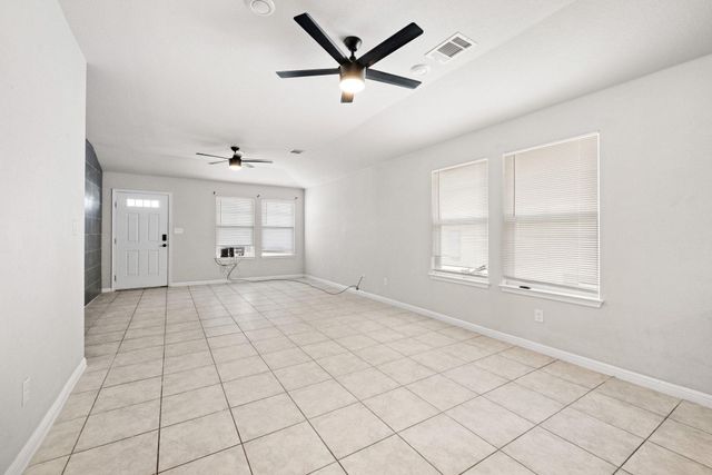 202 Low Bramble DR, Hutto, TX 78634