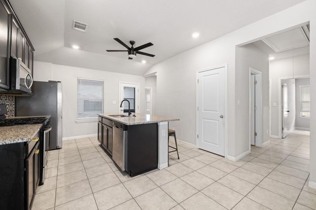 202 Low Bramble DR, Hutto, TX 78634