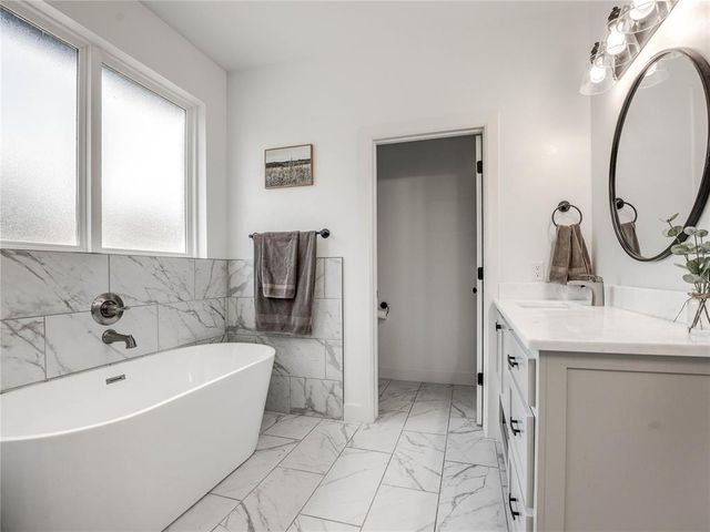 12573 Sweet Point, Guthrie, OK 73044