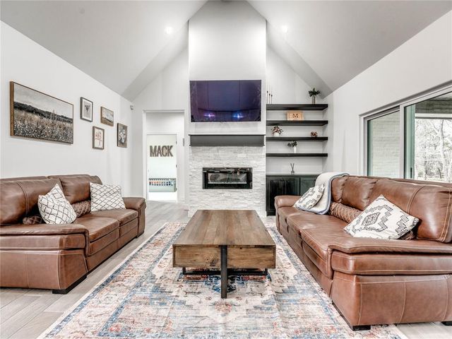 12573 Sweet Point, Guthrie, OK 73044