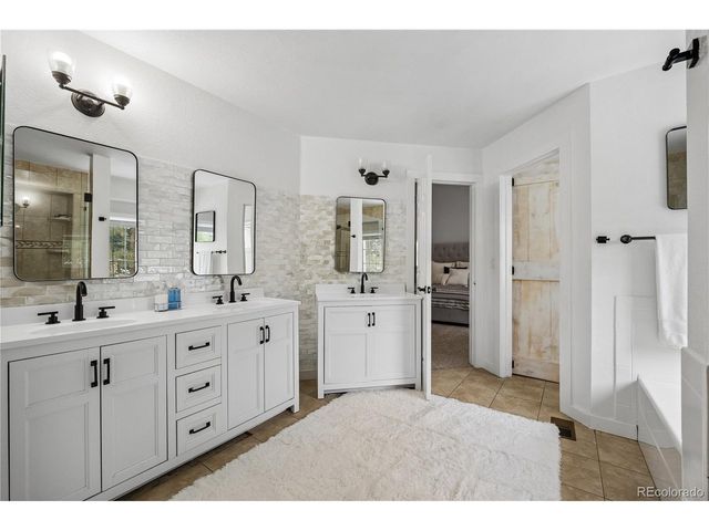 117 Willowleaf Dr, Littleton, CO 80127