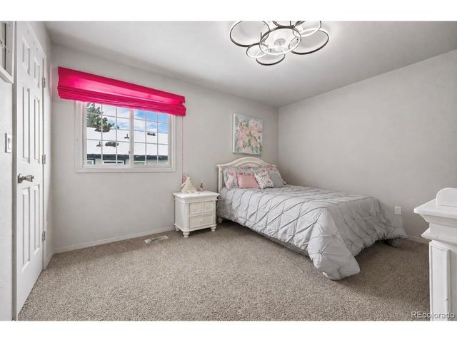 117 Willowleaf Dr, Littleton, CO 80127