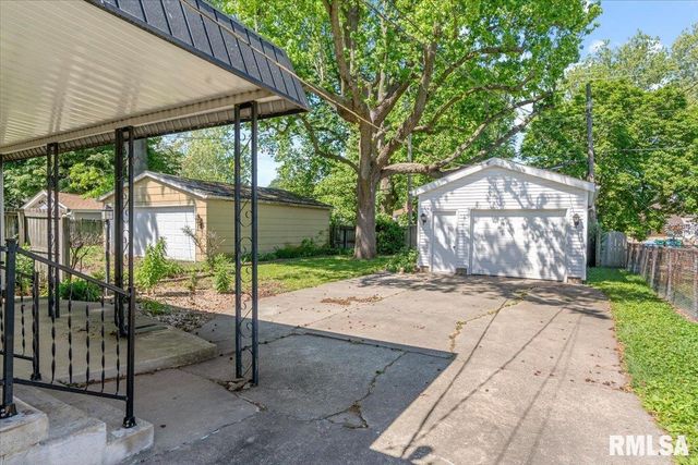 2505 S 5TH Street, Springfield, IL 62703
