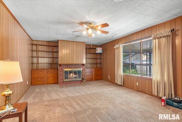 2505 S 5TH Street, Springfield, IL 62703