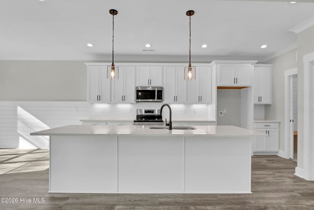 101 Captains Lane, Sneads Ferry, NC 28460