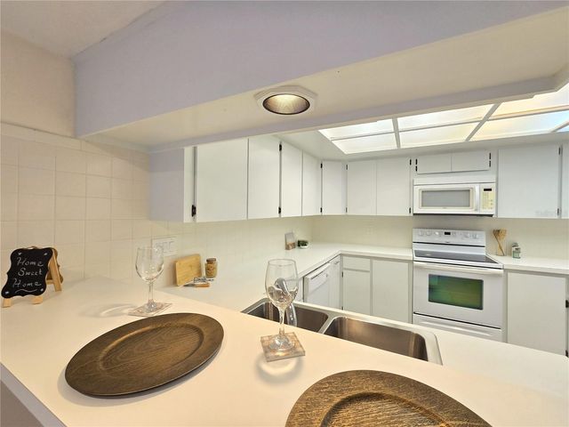 3031 COUNTRYSIDE BOULEVARD 35C, Clearwater, FL 33761