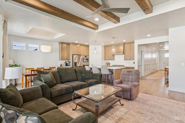 7522 E Newcastle Dr, Nampa, ID 83687