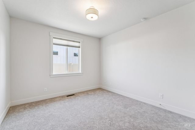 7522 E Newcastle Dr, Nampa, ID 83687