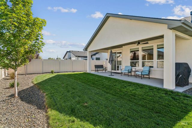 7522 E Newcastle Dr, Nampa, ID 83687