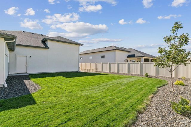 7522 E Newcastle Dr, Nampa, ID 83687