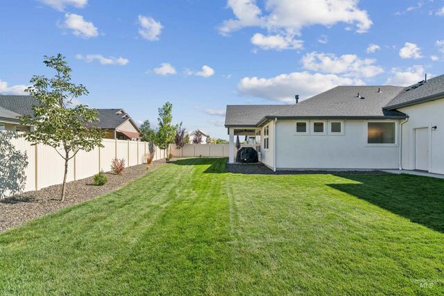 7522 E Newcastle Dr, Nampa, ID 83687