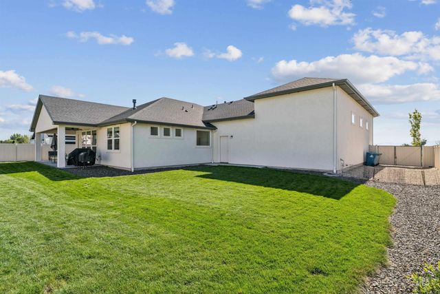 7522 E Newcastle Dr, Nampa, ID 83687