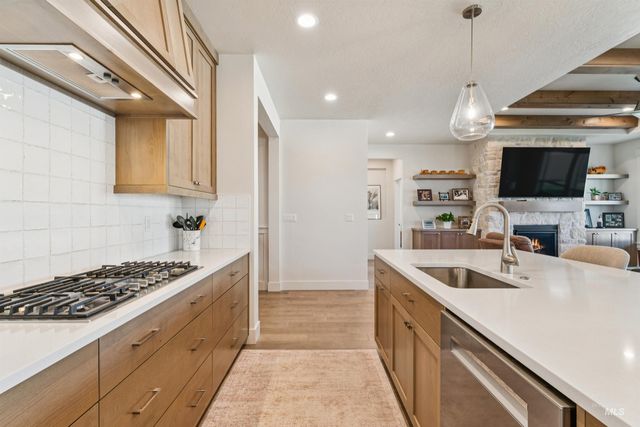 7522 E Newcastle Dr, Nampa, ID 83687