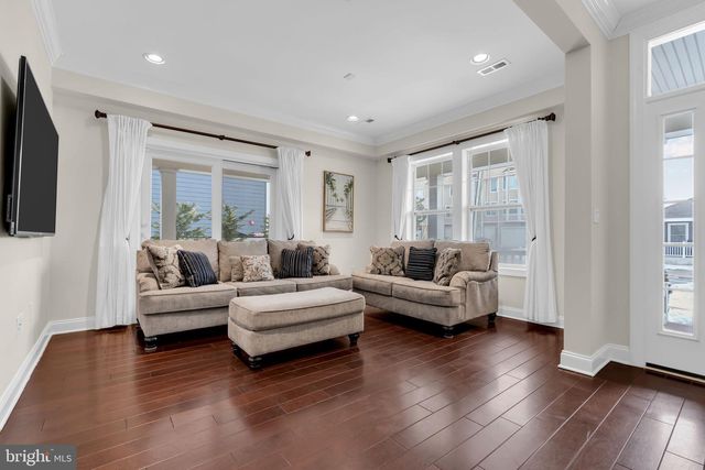 21 OCEAN TERR, Long Branch, NJ 07740