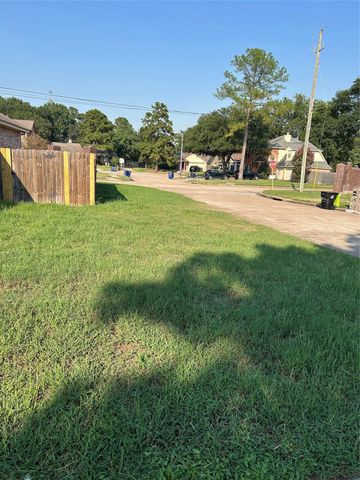 17610 W Fawn River Circle, Spring, TX 77379