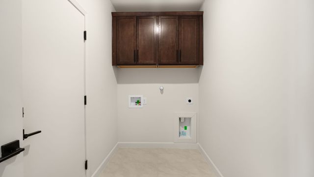 77 Calle Fuerza, Santa Fe, NM 87508