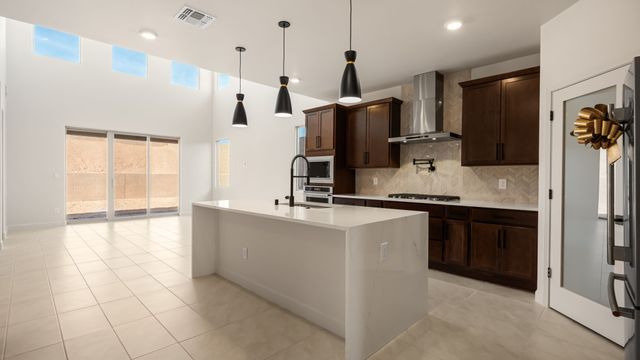 77 Calle Fuerza, Santa Fe, NM 87508