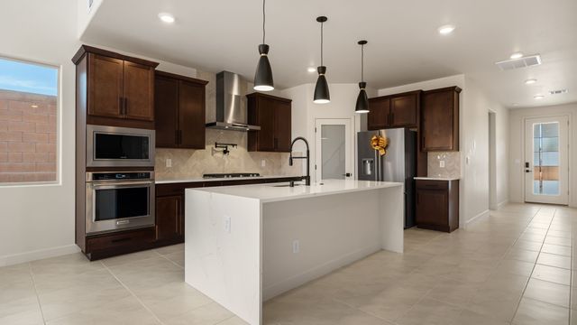 77 Calle Fuerza, Santa Fe, NM 87508
