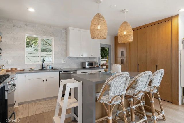 4028 Don Diablo, Los Angeles, CA 90008