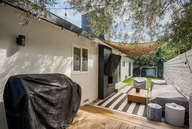4028 Don Diablo, Los Angeles, CA 90008