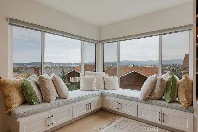 4028 Don Diablo, Los Angeles, CA 90008