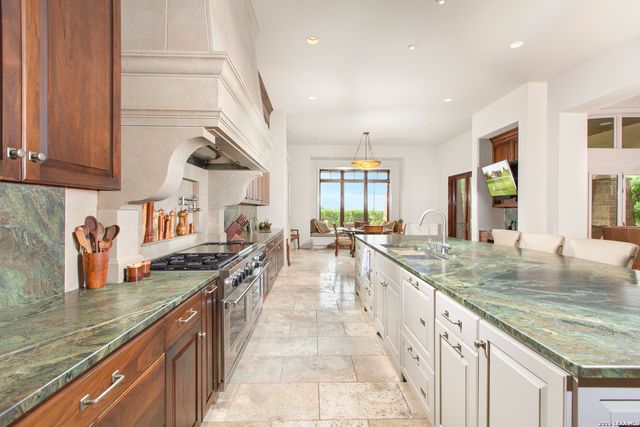 2428 Clubs, Boerne, TX 78006