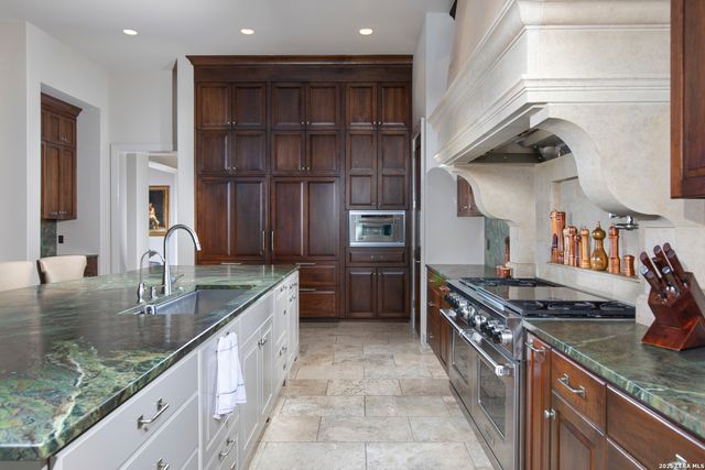 2428 Clubs, Boerne, TX 78006