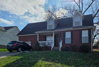 916 Excalibur Dr, Clarksville, TN 37040