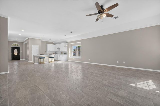 710 Hackberry Street, La Marque, TX 77568
