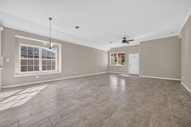 710 Hackberry Street, La Marque, TX 77568