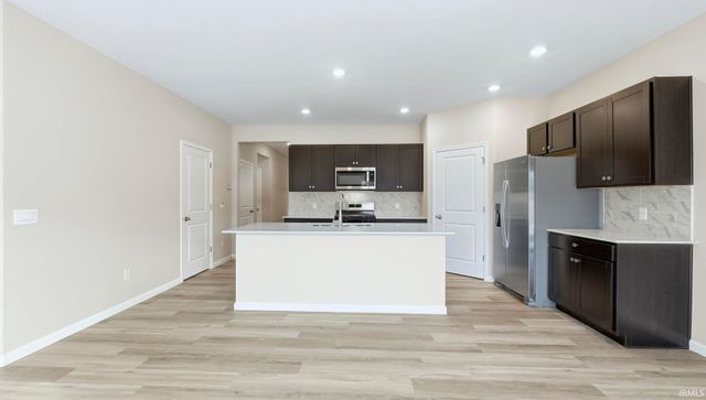 9300 Hobart Way, New Haven, IN 46774