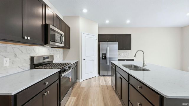 9300 Hobart Way, New Haven, IN 46774