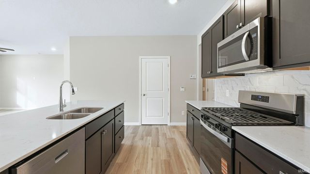 9300 Hobart Way, New Haven, IN 46774