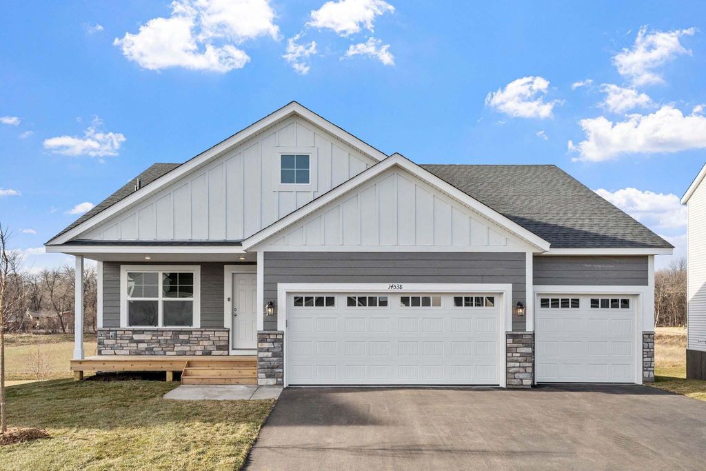 4745 8th Street Loop NE, Saint Cloud, MN 56304