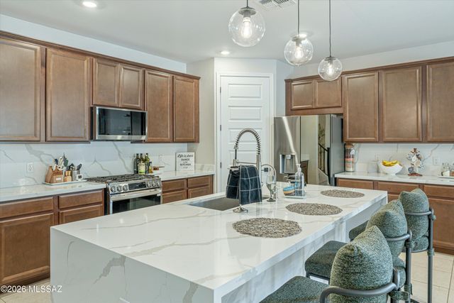 17690 S Grassland Way, Vail, AZ 85641